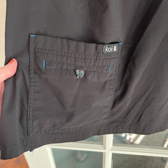 Black scrub set, includes top and bottoms - Picture 3 of 16